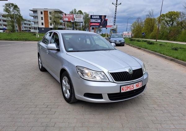 Skoda Octavia cena 22900 przebieg: 257000, rok produkcji 2011 z Szydłowiec małe 407